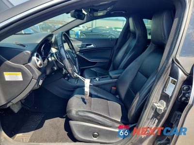 Zdjęcie 7 z 13 samochodu: 2014 MERCEDES-BENZ CLA 250 VIN:WDDSJ4EB2EN056867 - miniatura