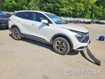 Czwarte zdjęcie samochodu z boku: 2024 KIA SPORTAGE LX VIN:KNDPUCDF2R7237693 - miniatura
