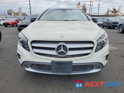 Piąte zdjęcie samochodu w środku: 2016 MERCEDES-BENZ GLA 250 4MATIC VIN:WDCTG4GB8GJ225417 - miniatura