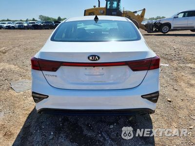 Zdjęcie 6 z 12 samochodu: 2019 KIA FORTE LXS VIN:3KPF24AD3KE105350 - miniatura