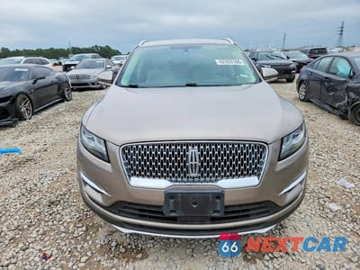 Piąte zdjęcie samochodu w środku: 2019 LINCOLN MKC RESERVE VIN:5LMCJ3C97KUL15565 - miniatura