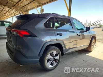 Trzecie zdjęcie samochodu z tyłu: 2022 TOYOTA RAV4 XLE VIN:2T3P1RFV8NC282279 - miniatura