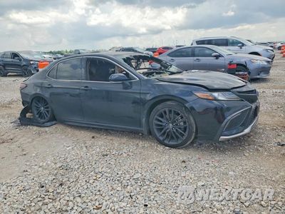 Czwarte zdjęcie samochodu z boku: 2022 TOYOTA CAMRY XSE VIN:4T1K31AK9NU586425 - miniatura