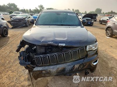 Piąte zdjęcie samochodu w środku: 2018 JEEP GRAND CHEROKEE LAREDO VIN:1C4RJFAG1JC177787 - miniatura