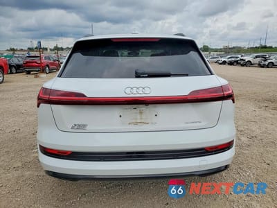 Zdjęcie 6 z 13 samochodu: 2021 AUDI E-TRON PREMIUM VIN:WA1AAAGE0MB010699 - miniatura