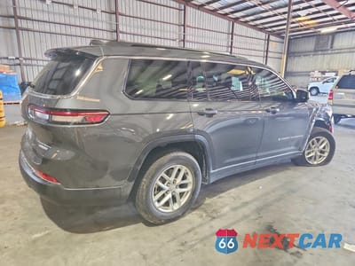 Trzecie zdjęcie samochodu z tyłu: 2025 JEEP GRAND CHEROKEE L LAREDO VIN:1C4RJKAG2S8731223 - miniatura