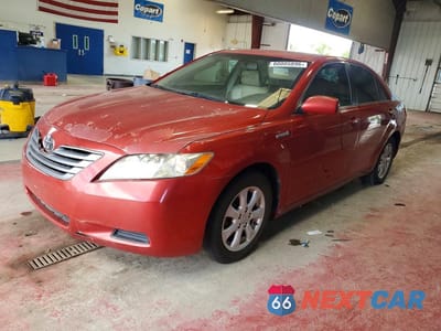 2007 TOYOTA CAMRY HYBRID JTNBB46K573029503 - główne zdjęcie licytacji z USA - miniatura