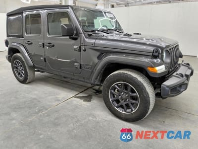 Czwarte zdjęcie samochodu z boku: 2021 JEEP WRANGLER UNLIMITED SPORT VIN:1C4HJXDN3MW712097 - miniatura