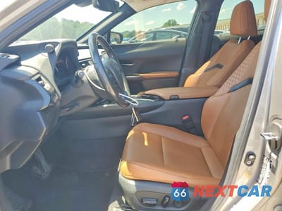 Zdjęcie 7 z 12 samochodu: 2019 LEXUS UX 200 VIN:JTHY3JBH8K2015547 - miniatura