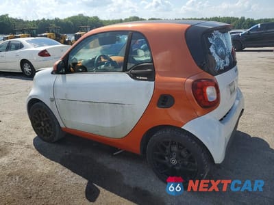 Drugie zdjęcie samochodu z przodu: 2016 SMART FORTWO VIN:WMEFJ5DA3GK068848 - miniatura