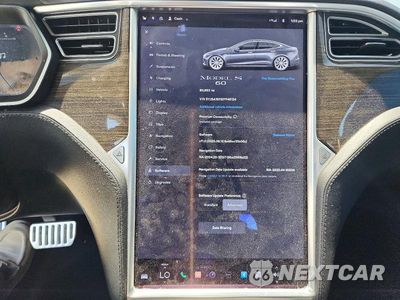 Zdjęcie 9 z 12 samochodu: 2014 TESLA MODEL S VIN:5YJSA1S11EFP45124 - miniatura