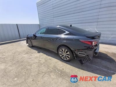 Drugie zdjęcie samochodu z przodu: 2020 LEXUS ES 300H BASE VIN:58AC21B18LU006701 - miniatura