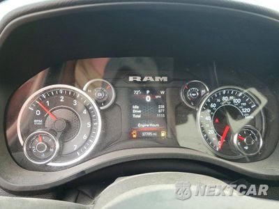 Zdjęcie 9 z 12 samochodu: 2024 RAM 1500 BIG HORN/LONE STAR VIN:1C6SRFFT0RN124893 - miniatura