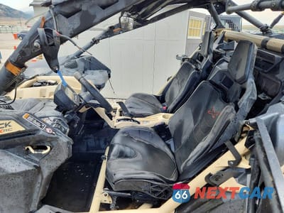 Piąte zdjęcie samochodu w środku: 2023 CAN-AM MAVERICK X3 X RC 64 TURBO RR VIN:3JBVPAV48PE000271 - miniatura