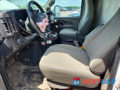 Zdjęcie 7 z 12 samochodu: 2020 GMC SAVANA CUTAWAY G4500 VIN:7GZ67UCG1LN000587 - miniatura
