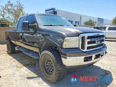 Czwarte zdjęcie samochodu z boku: 2006 FORD F350 SRW SUPER DUTY VIN:1FTWW31Y46EA81451 - miniatura