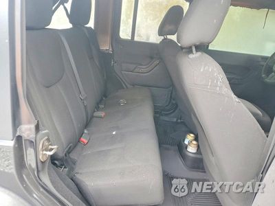Zdjęcie 11 z 13 samochodu: 2017 JEEP WRANGLER UNLIMITED SPORT VIN:1C4BJWDG2HL529265 - miniatura