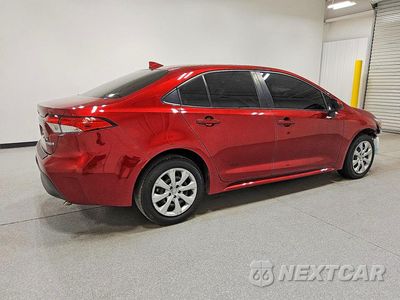 Trzecie zdjęcie samochodu z tyłu: 2024 TOYOTA COROLLA HYBRID LE VIN:JTDBCMFE9RJ034553 - miniatura