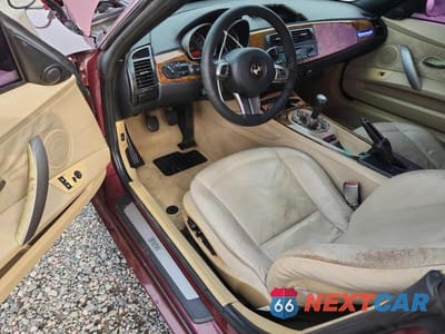 Zdjęcie 8 z 12 samochodu: 2005 BMW Z4 3.0 VIN:4USBT53505LT28278 - miniatura