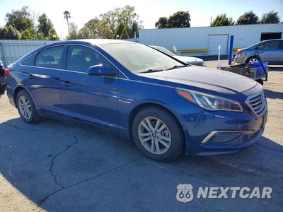 Czwarte zdjęcie samochodu z boku: 2015 HYUNDAI SONATA SE VIN:5NPE24AFXFH022321 - miniatura