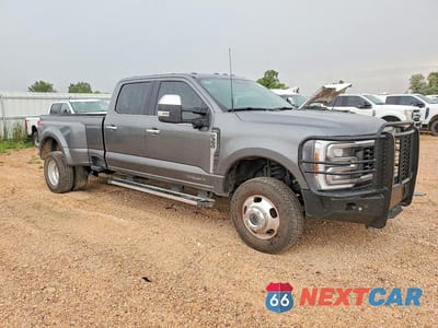 Czwarte zdjęcie samochodu z boku: 2026 FORD F350 SUPER DUTY VIN:1FT8W3DT4TEC60657 - miniatura