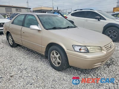 Czwarte zdjęcie samochodu z boku: 1999 TOYOTA CAMRY XLE VIN:JT2BG28K8X0284101 - miniatura
