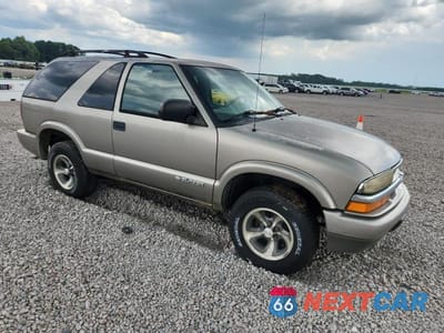 Czwarte zdjęcie samochodu z boku: 2004 CHEVROLET BLAZER VIN:1GNCS18X84K110987 - miniatura