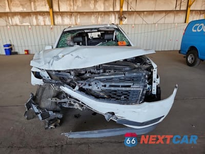 Piąte zdjęcie samochodu w środku: 2017 CHEVROLET SUBURBAN C1500 LT VIN:1GNSCHKC3HR224030 - miniatura