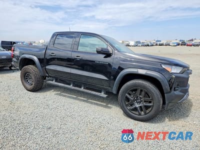 Czwarte zdjęcie samochodu z boku: 2023 CHEVROLET COLORADO TRAIL BOSS VIN:1GCPTEEK6P1133170 - miniatura