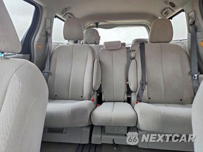 Zdjęcie 10 z 13 samochodu: 2013 TOYOTA SIENNA LE VIN:5TDKK3DC6DS315526 - miniatura