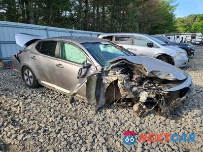 Czwarte zdjęcie samochodu z boku: 2013 KIA OPTIMA HYBRID VIN:KNAGM4AD2D5055695 - miniatura