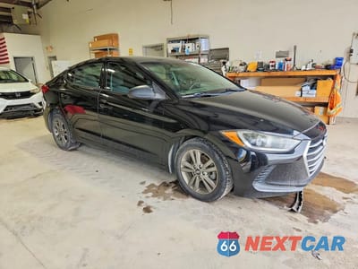 Czwarte zdjęcie samochodu z boku: 2017 HYUNDAI ELANTRA SE VIN:5NPD84LF8HH125019 - miniatura