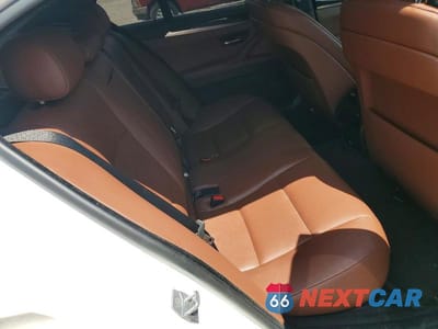 Zdjęcie 10 z 12 samochodu: 2013 BMW 528 XI VIN:WBAXH5C51DD111163 - miniatura