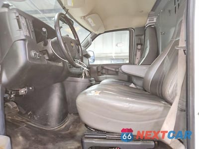 Zdjęcie 7 z 13 samochodu: 2021 CHEVROLET EXPRESS 2500 CARGO DELIVERY VAN VIN:1GCWGBFP0M1227601 - miniatura