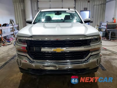 Piąte zdjęcie samochodu w środku: 2016 CHEVROLET SILVERADO K1500 LT VIN:1GCVKREC0GZ160084 - miniatura