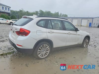 Trzecie zdjęcie samochodu z tyłu: 2013 BMW X1 XDRIVE28I VIN:WBAVL1C5XDVR82006 - miniatura