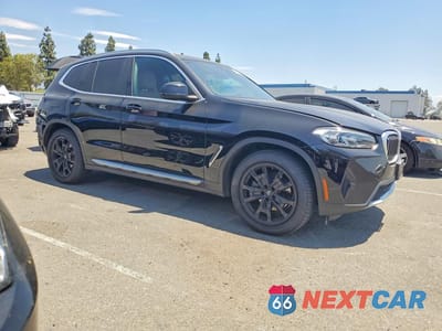 Czwarte zdjęcie samochodu z boku: 2022 BMW X3 SDRIVE30I VIN:5UX43DP00N9K60874 - miniatura