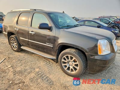 Czwarte zdjęcie samochodu z boku: 2013 GMC YUKON DENALI VIN:1GKS2EEF4DR209289 - miniatura