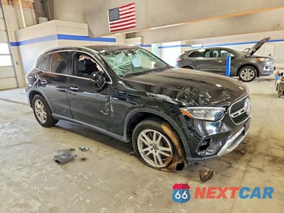 Czwarte zdjęcie samochodu z boku: 2023 MERCEDES-BENZ GLC 300 4MATIC VIN:W1NKM4HB5PF031609 - miniatura