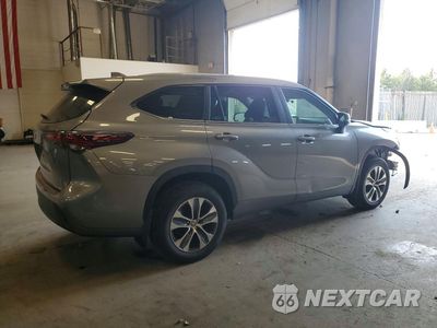 Trzecie zdjęcie samochodu z tyłu: 2025 TOYOTA HIGHLANDER XLE VIN:5TDKDRBH3SS588268 - miniatura