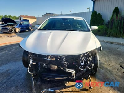 Piąte zdjęcie samochodu w środku: 2016 CHRYSLER 200 C VIN:1C3CCCCG9GN124350 - miniatura