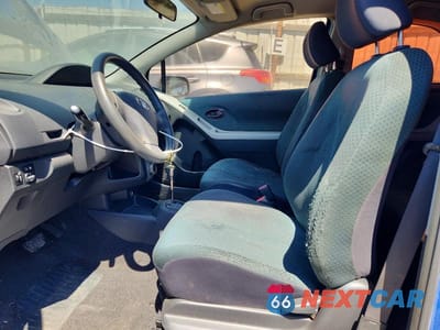 Zdjęcie 7 z 12 samochodu: 2008 TOYOTA YARIS BASE VIN:JTDJT923X85158223 - miniatura