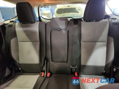 Zdjęcie 10 z 13 samochodu: 2017 FORD ESCAPE SE VIN:1FMCU0GD5HUD71682 - miniatura