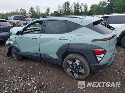 Drugie zdjęcie samochodu z przodu: 2024 HYUNDAI KONA SEL VIN:KM8HBCAB3RU151575 - miniatura