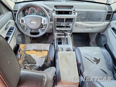 Zdjęcie 8 z 13 samochodu: 2008 JEEP LIBERTY LIMITED VIN:1J8GP58K38W212549 - miniatura