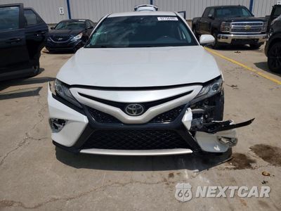Piąte zdjęcie samochodu w środku: 2019 TOYOTA CAMRY XSE VIN:4T1B61HK3KU752964 - miniatura