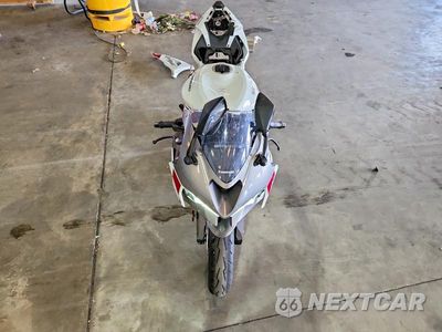Piąte zdjęcie samochodu w środku: 2025 KAWASAKI ZX636 K VIN:JKBZXJJ15SA025141 - miniatura