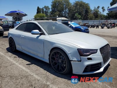 Czwarte zdjęcie samochodu z boku: 2015 AUDI RS5 VIN:WUAC6AFRXFA900322 - miniatura