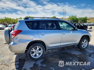 Trzecie zdjęcie samochodu z tyłu: 2011 TOYOTA RAV4 BASE VIN:JTMBF4DV2BD041939 - miniatura