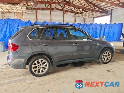 Trzecie zdjęcie samochodu z tyłu: 2013 BMW X5 XDRIVE35I VIN:5UXZV4C52D0B23149 - miniatura